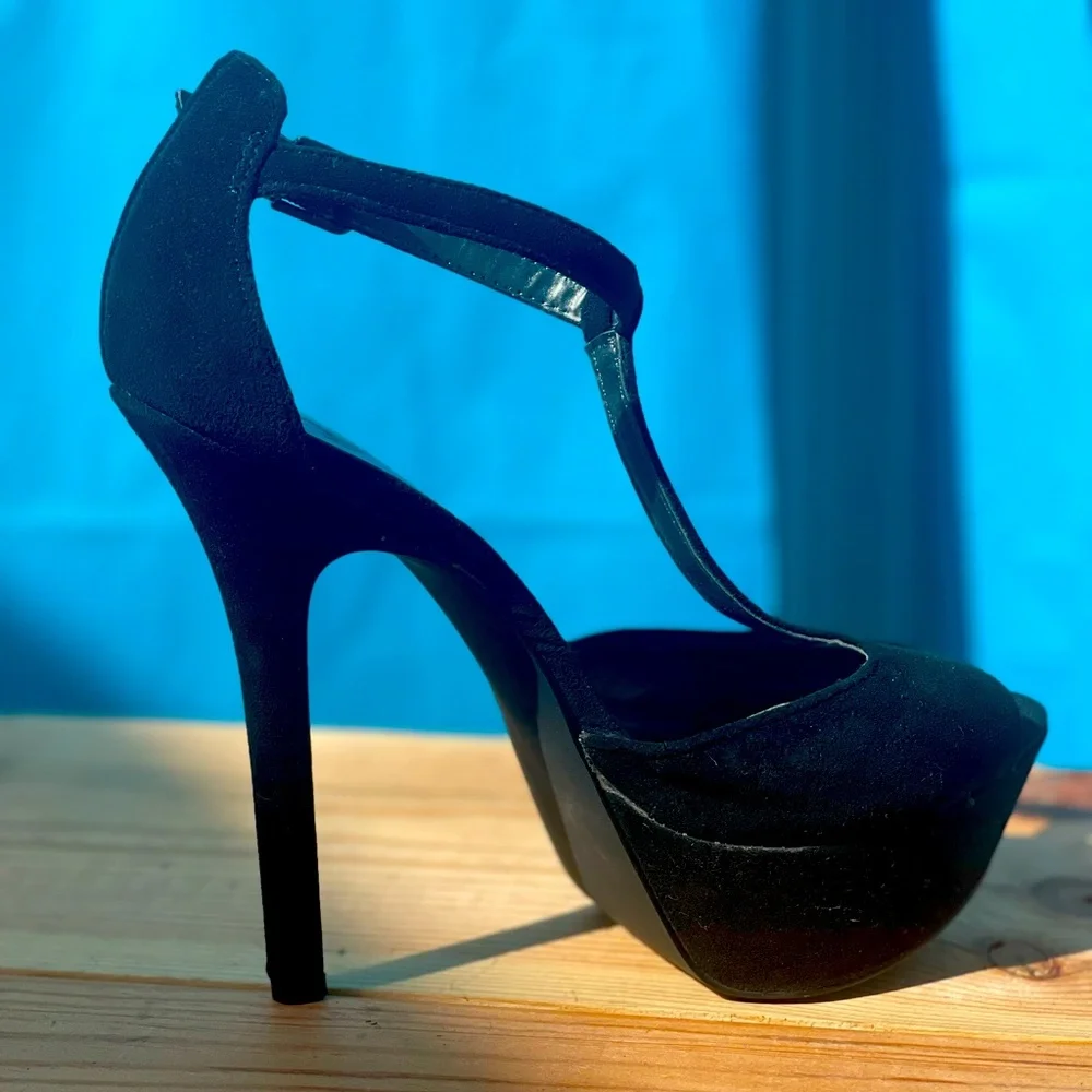 Platforms black size 6 by Carlos